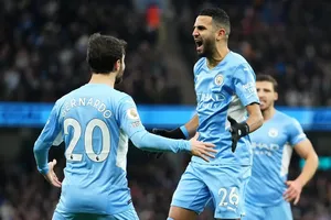 Các cầu thủ Man City ăn mừng chiến thắng