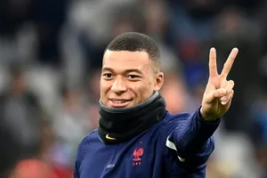 Kylian Mbappe ăn mừng cú đúp ở tuyển Pháp