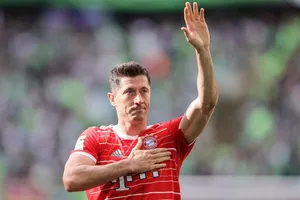 Robert Lewandowski ghi bàn cuối cùng cho Bayern