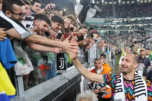 Giorgio Chiellini chia tay các fan Juventus 