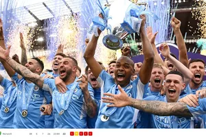 Các cầu thủ Man City trong lễ đăng quang
