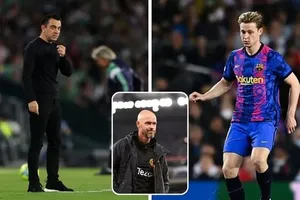 Xavi, De Jong và HLV Erik ten Hag