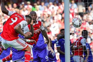 Gabriel Jesus ghi bàn thắng thứ 2 bằng quả đánh đầu