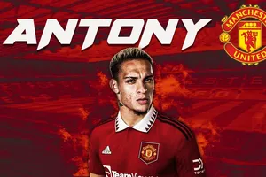  Antony trong màu áo mới