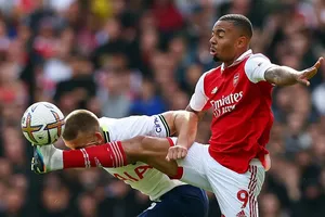 Gabriel Jesus tỏa sáng trong trận derby bắc London