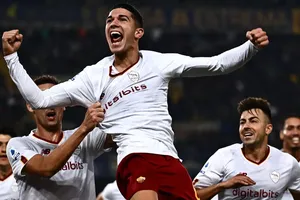 Volpato ăn mừng bàn thắng thứ hai cho AS Roma