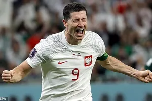 Robert Lewandowski cuối cùng cũng ghi được bàn thắng ở World Cup