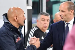HLV Luciano Spalletti và Max Allegri tranh cãi sau trận đấu