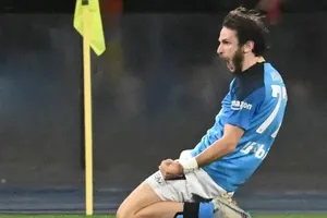 Khvicha Kvaratskhelia của Napoli đã vươn tầm thành ngôi sao Serie A