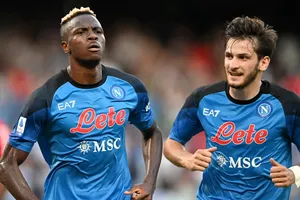 Victor Osimhen và Khvicha Kvaratskhelia đều đang chạy đua với thời gian để kịp cho ngày khai mạc Serie A