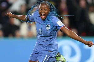 Kadidiatou Dian ăn mừng bàn thắng vào lưới Morocco