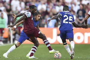 Moises Caicedo chỉ vào sân cuối hiệp 2 nhưng vẫn kịp 'tặng quà' cho West Ham