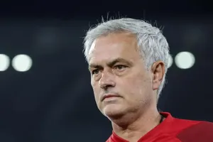 Gương mặt đầy cảm xúc của HLV Mourinho sau trận thắng Frosinone