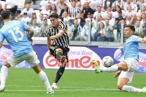 Dusan-Vlahovic (giữa) đã có thể trở lại sân thi đấu