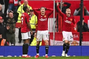 Man United chơi sa sút vì thiếu nhiều vị trí chủ chốt