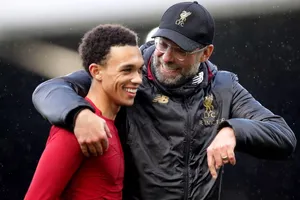 HLV Jurgen Klopp và Trent Alexander-Arnold 