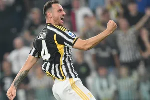 Federico Gatti ăn mừng bàn thắng cuối trận