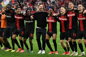 HLV Xabi Alonso ăn mừng chiến thắng Hoffenheim, giúp Leverkusen rộng đường đăng quang