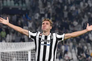 Juventus nỗ lực giữ chân Federico Chiesa