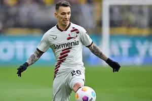 Alejandro Grimaldo tỏa sáng ở Leverjusen