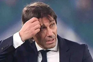 HLV Antonio Conte từng từ chối Napoli