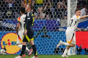 Florian Wirtz ăn mừng bàn mở tỷ số