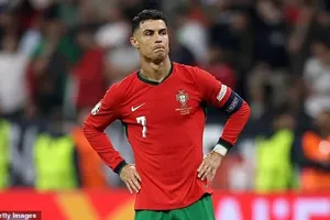 Ronaldo sẽ phải chia tay tuyển Bồ Đào Nha