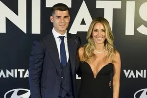 Alvaro Morata và cô vợ Alice Campello