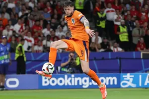 Wout Weghorst nhiều lần làm thay đổi cục diện trận đấu