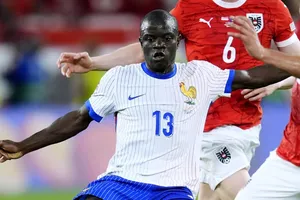 Barcelona cân nhắc cựu tiền vệ Chelsea sau khi bị Kimmich từ chối