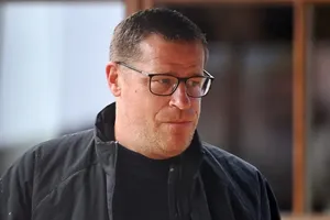 Giám đốc Max Eberl đang nỗ lực cắt giảm quỹ lương ở Bayern