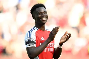 Bukayo Saka tỏa sáng trong chiến thắng đầu mùa của Arsenal