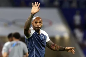 Thierry Henry rời khỏi tuyển U21 Pháp