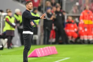 HLV Xabi Alonso có kỷ lục đối đầu ấn tượng với Bayern Munich