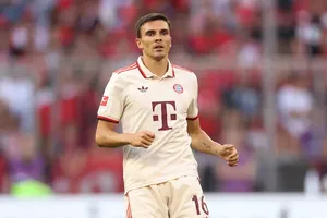 Joao Palhinha cần kiên nhẫn chờ cơ hội 