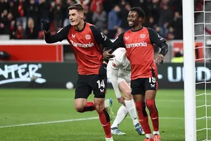 Patrick Schick chứng tỏ đẳng cấp ghi bàn