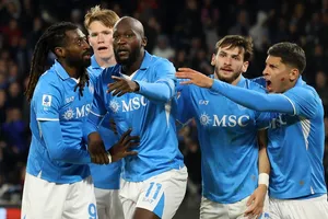 Romelu Lukaku (11) ghi bàn thắng duy nhất vào lưới đội bóng cũ AS Roma