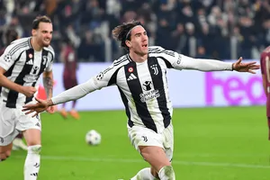 Dusan Vlahovic ăn mừng bàn thắng vào lưới Man City