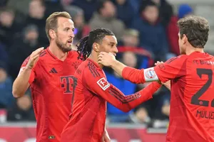 Harry Kane, Michael Olise và Thomas Muller ở trận thắng Salzburg