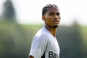 Amine Adli sắp sửa trở lại tập luyện cùng đồng đội