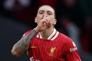 Darwin Nunez tỏa sáng trên sân Anfield