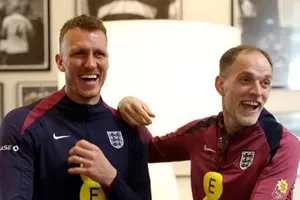 Dan Burn và HLV Thomas Tuchel