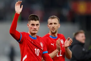 Patrik Schick (trái) vừa ghi cú đúp cho Cộng hòa Séc