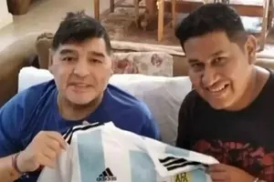 Vệ sĩ Julio Cesar Coria (phải) luôn ở bên Diego Maradona cho đến khi ông qua đời