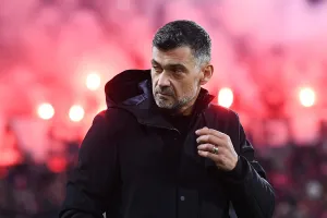 HLV Sergio Conceicao khó trụ lại Milan nếu không thắng Inter ở bán kết Cúp quốc gia Italy