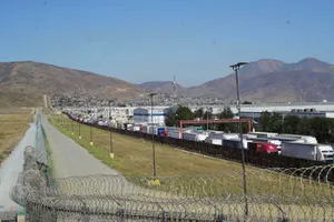 Bức tường biên giới kẽm gai Mexico - Mỹ. Ảnh: ABC NEWS