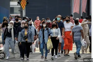 Tuần lễ từ ngày 3 đến 9-12, số ca mắc Covid-19 ở Malaysia đã tăng lên gấp đôi và nguyên nhân là do người dân di chuyển giữa các bang trong kỳ nghỉ lễ cuối năm và thời tiết đang thay đổi. Ảnh: Straits Times