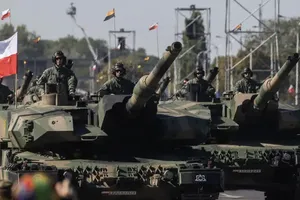 Ba Lan đang dẫn đầu trong NATO về chi tiêu quốc phòng với mức 4% Tổng sản phẩm quốc nội (GDP). Ảnh: DW