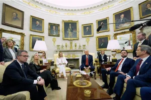 Tổng thống Hoa Kỳ Donald Trump gặp Thủ tướng Italy Giorgia Meloni tại Phòng Bầu dục ngày 17-4. Ảnh: The Canadian Press