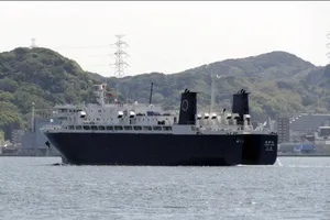 Ngày 21-4, một tàu săn cá voi thương mại đã rời cảng Shimonoseki, phía Tây Nhật Bản đến biển Okhotsk để săn bắt 25 cá voi vây. Ảnh: KYODO